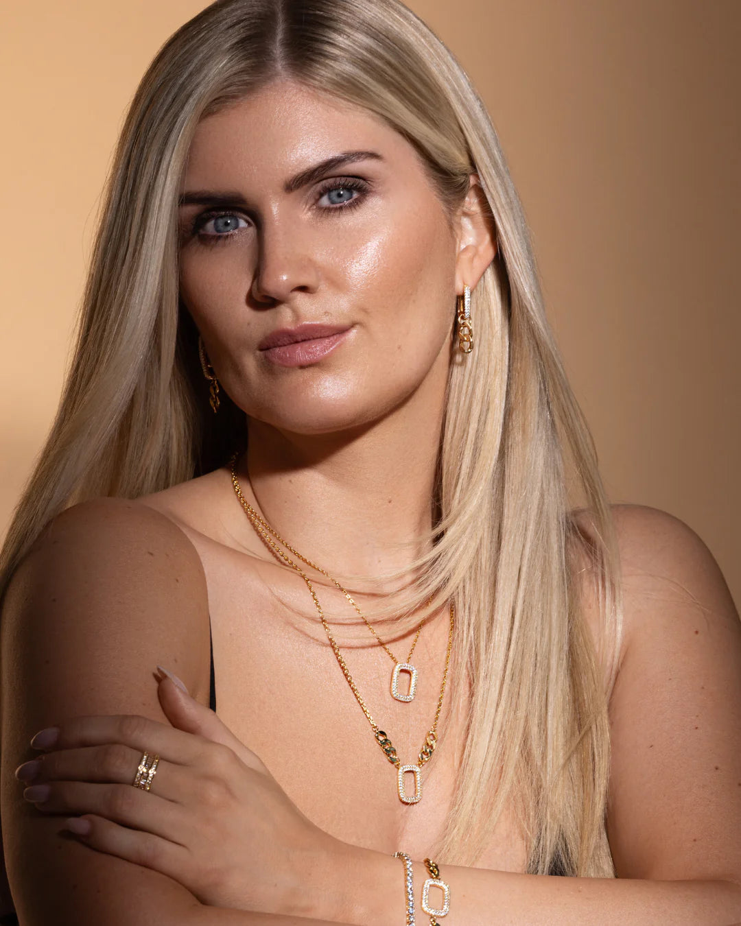 MOTHER DIVINE - Vera Design